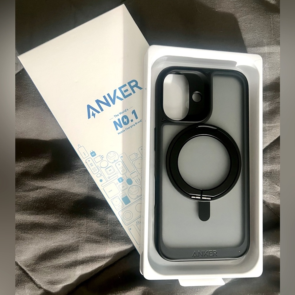 NEW Black Anker MagGo 360° Ring Stand Phone Case - iPhone 16